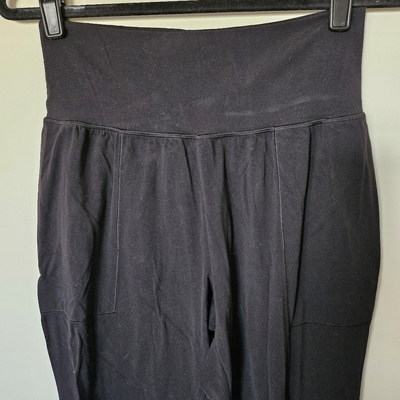 VGUC Athleta Salutation Jogger in Powervita Small Black - Picture 3 of 14